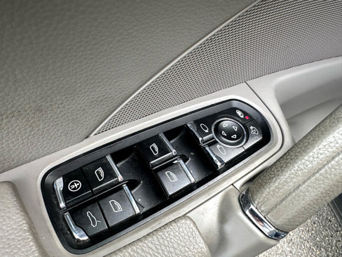 Used 2013 Porsche Cayenne image 16