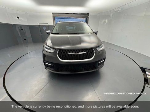 Used 2023 Chrysler Pacifica Limited image 8