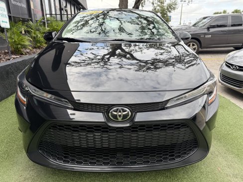 Used 2022 Toyota Corolla LE image 2