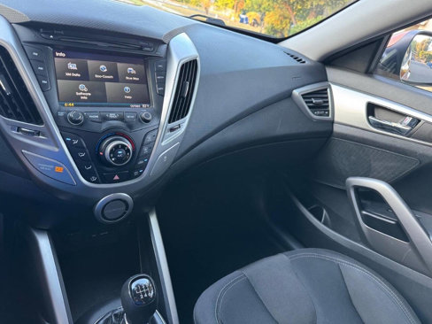 Used 2012 Hyundai Veloster image 14