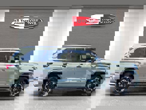 Used 2023 Toyota Sequoia Limited image 5