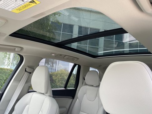 Certified 2025 Volvo XC90 T8 Plus w/ Protection Package Premier image 17