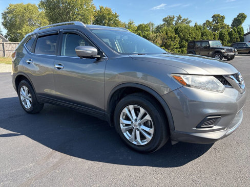 Used 2015 Nissan Rogue SV w/ SV Premium Package image 3