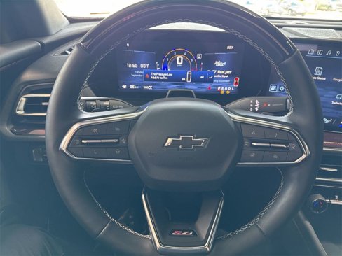 Used 2025 Chevrolet Traverse Z71 w/ Enhanced Driving Package image 7