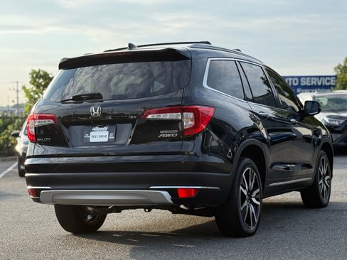 Used 2021 Honda Pilot Touring image 5