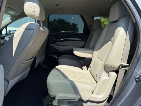 Used 2021 Buick Enclave Essence image 17