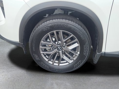 Used 2025 Nissan Rogue S image 22