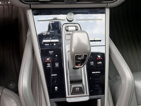 Used 2019 Porsche Cayenne image 24
