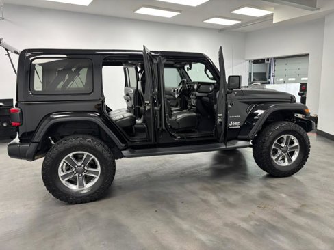 Used 2018 Jeep Wrangler Unlimited Sahara image 38