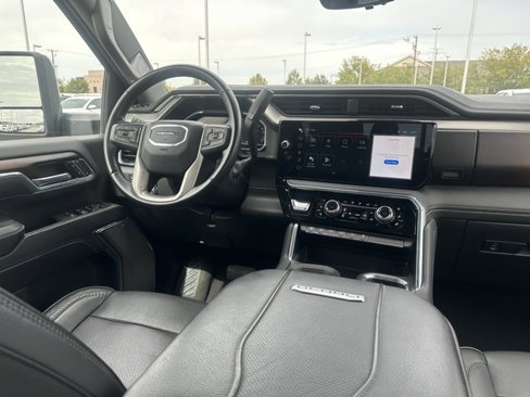 Certified 2024 GMC Sierra 3500 Denali w/ Denali Reserve Package image 25