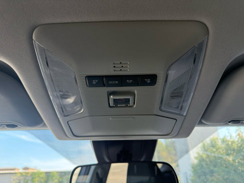 Used 2022 Toyota RAV4 LE image 19
