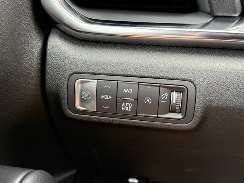 New 2026 GMC Terrain Elevation w/ LPO, Floor Liner Package image 27