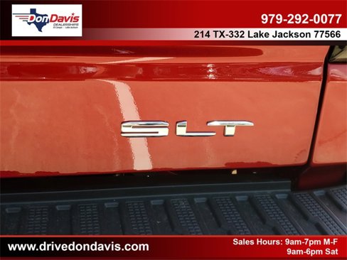 New 2026 GMC Sierra 1500 SLT image 6