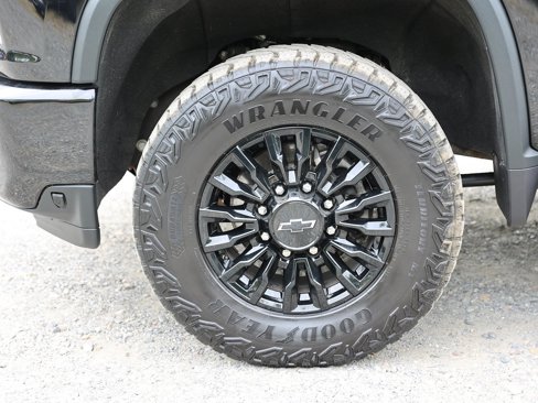 Certified 2021 Chevrolet Silverado 3500 LTZ w/ LTZ Plus Package image 16