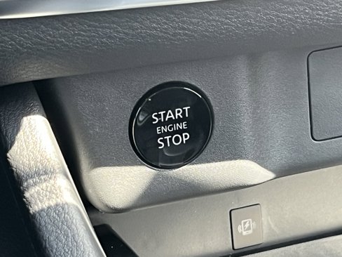 New 2025 Nissan Rogue SL w/ SL Premium Package image 32