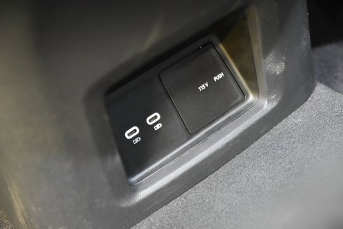 Used 2024 Volkswagen Atlas SE image 33
