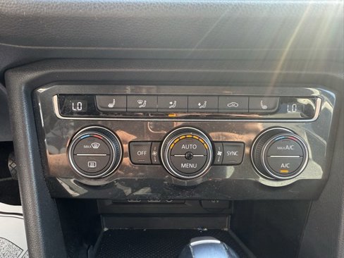 Used 2019 Volkswagen Tiguan SE image 20