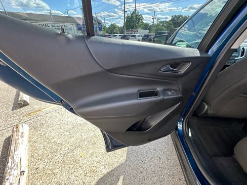 Used 2019 Chevrolet Equinox LT w/ Driver Convenience Package image 26