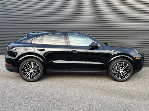 Certified 2024 Porsche Cayenne Coupe image 9