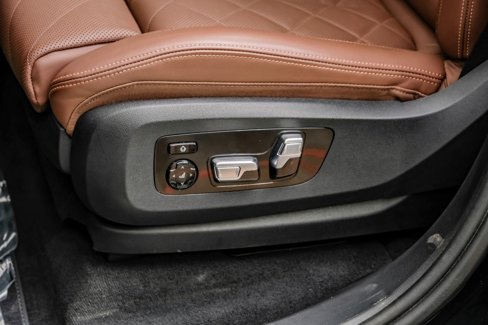 Used 2024 BMW X7 xDrive40i w/ M Sport Package image 36