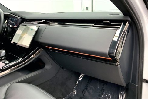 Used 2024 Land Rover Range Rover Sport SE image 10