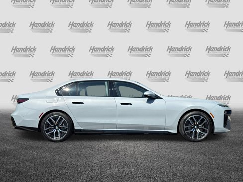 New 2026 BMW 750e xDrive image 5