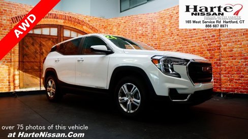 Used 2024 GMC Terrain SLE image 1