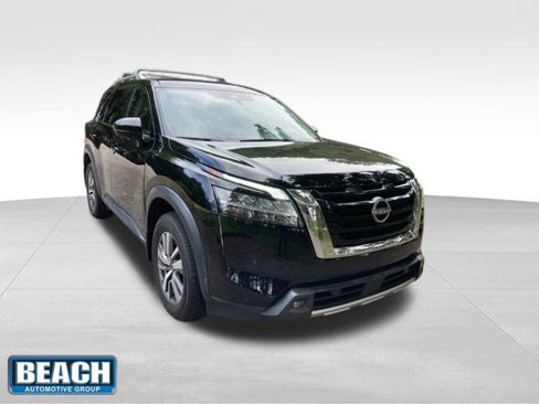 Used 2022 Nissan Pathfinder SL image 1