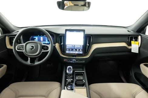 New 2026 Volvo XC60 B5 Core image 2