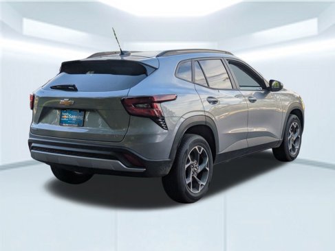 Used 2025 Chevrolet Trax LT image 6