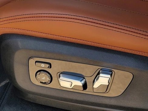 New 2026 BMW X7 xDrive40i w/ Executive Package image 34