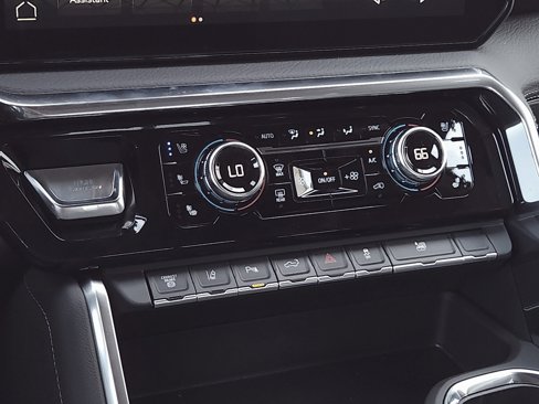 New 2025 GMC Sierra 3500 Denali w/ Denali Reserve Package image 15