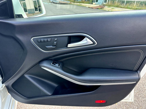Used 2014 Mercedes-Benz CLA 250 image 16