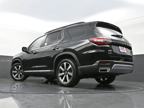 Used 2024 Honda Pilot Touring image 32