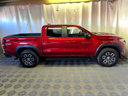 Used 2024 Chevrolet Colorado Z71 w/ Z71 Convenience Package 2 image 7