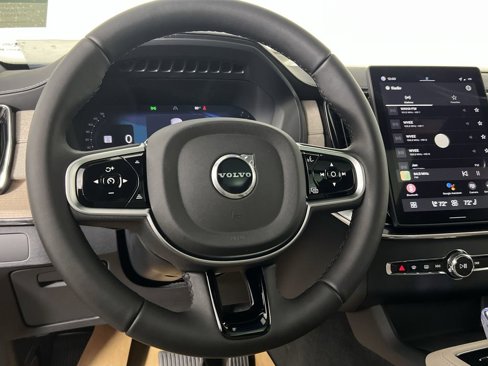 New 2026 Volvo XC90 B6 Plus w/ Protection Package Premier image 10