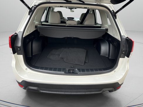 Used 2023 Subaru Forester Premium image 7