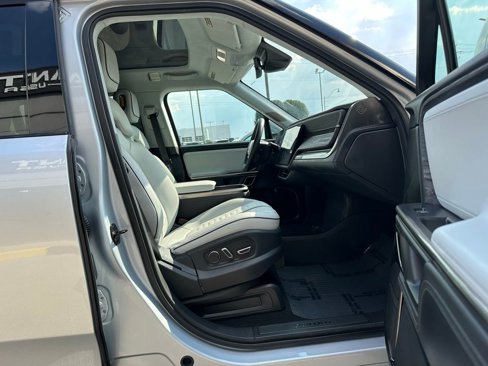 Used 2023 Rivian R1S Adventure image 46