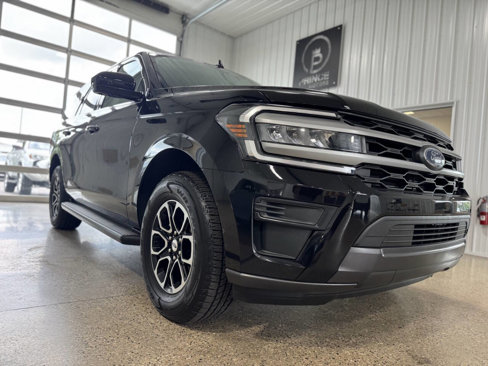 Used 2024 Ford Expedition XLT image 9