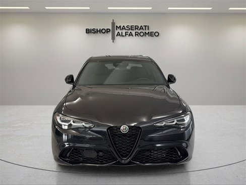 New 2025 Alfa Romeo Giulia AWD image 8
