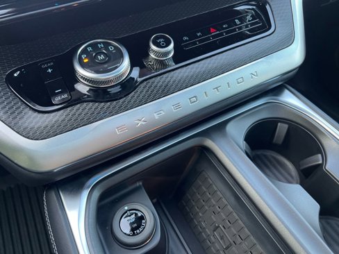 New 2025 Ford Expedition Platinum image 35
