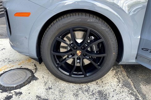 New 2026 Porsche Cayenne GTS image 15