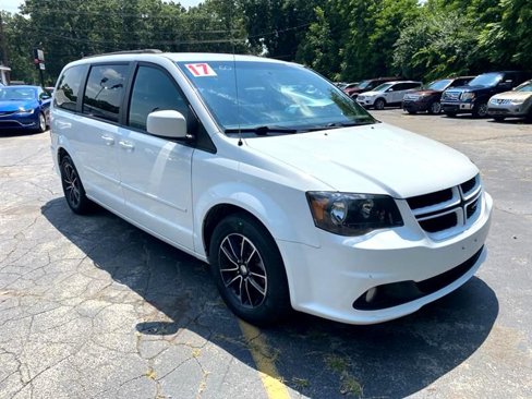 Used 2017 Dodge Grand Caravan GT image 5