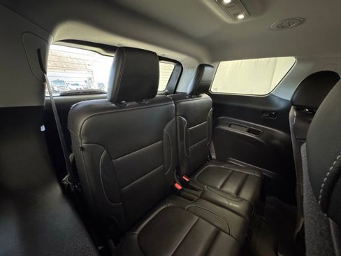Used 2023 GMC Acadia SLT w/ Trailering Package image 15