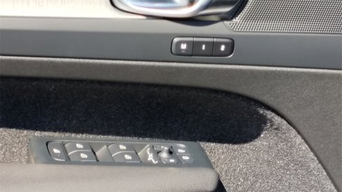 New 2026 Volvo XC40 B5 Plus w/ Climate Package image 9