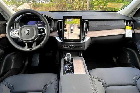 New 2026 Volvo XC90 B6 Plus w/ Protection Package Premier image 7