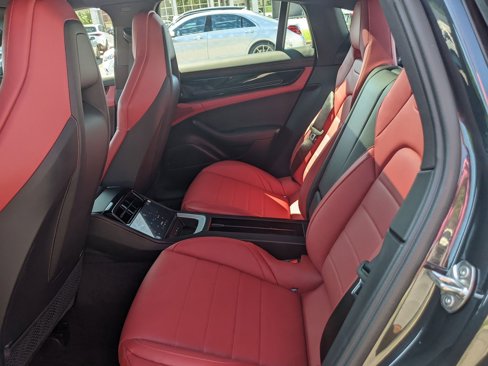 Used 2025 Porsche Panamera 4 image 29