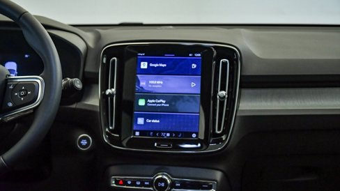Certified 2025 Volvo XC40 B5 Plus w/ Climate Package image 14