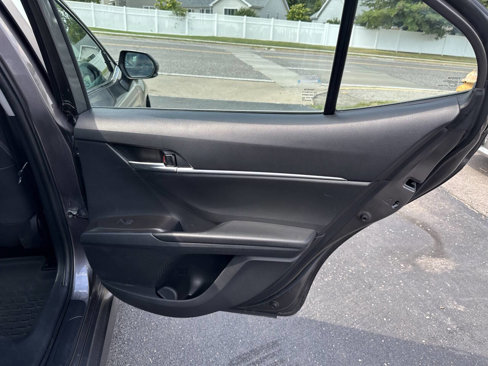Used 2022 Toyota Camry LE image 12