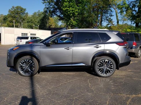 New 2026 Nissan Rogue Platinum image 3